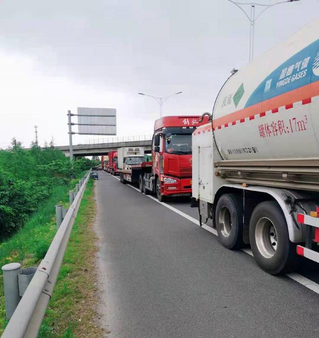 液氮槽車容積規(guī)格有哪些（液氮槽車容積標(biāo)準(zhǔn)）