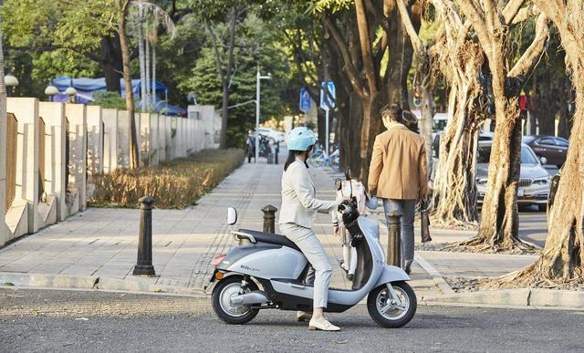 雅迪全國客服電話24小時(shí)（雅迪24小時(shí)服務(wù)熱線電話號(hào)碼）